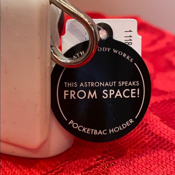 🔴RARE🔴 NOISE-MAKING ASTRONAUT
Sanitizer Holder - Picture 5 of 8